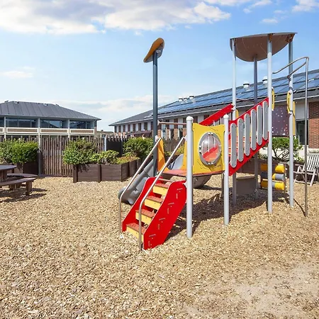 3 Person In Fano-by Traum *